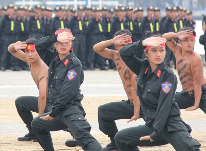 Mãn nhãn với màn trình diễn võ thuật trong buổi Tổng duyệt xuất quân bảo vệ APEC 20171 - Ảnh minh hoạ 4